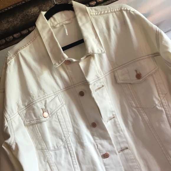Free People dreaming in white denim jacket - Picture 4 of 8